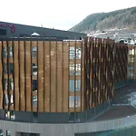 فندق Moxy 4*