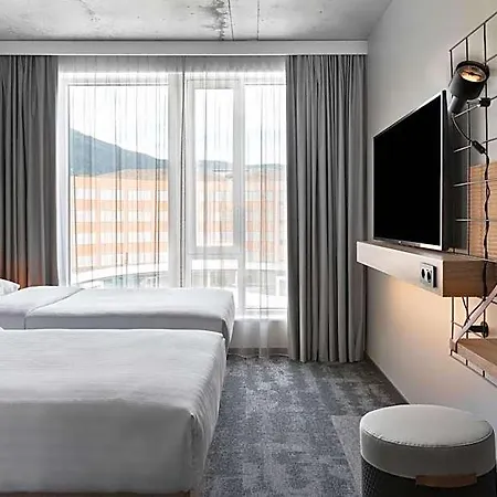 Moxy Bergen