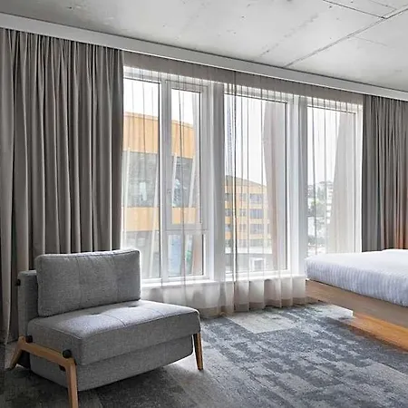 Moxy Bergen