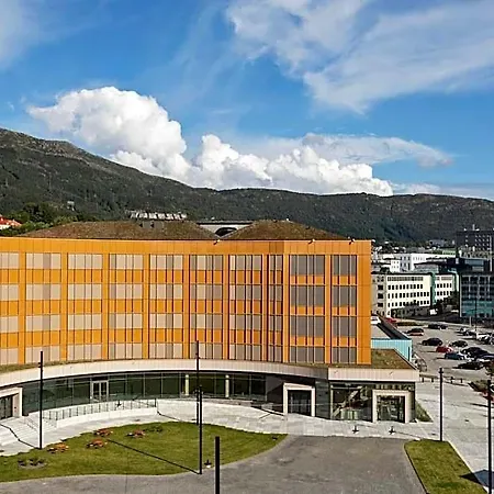 Moxy Hotel 4*